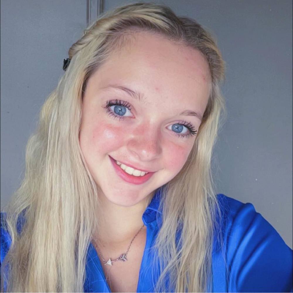 Meet your Posher, Danielle